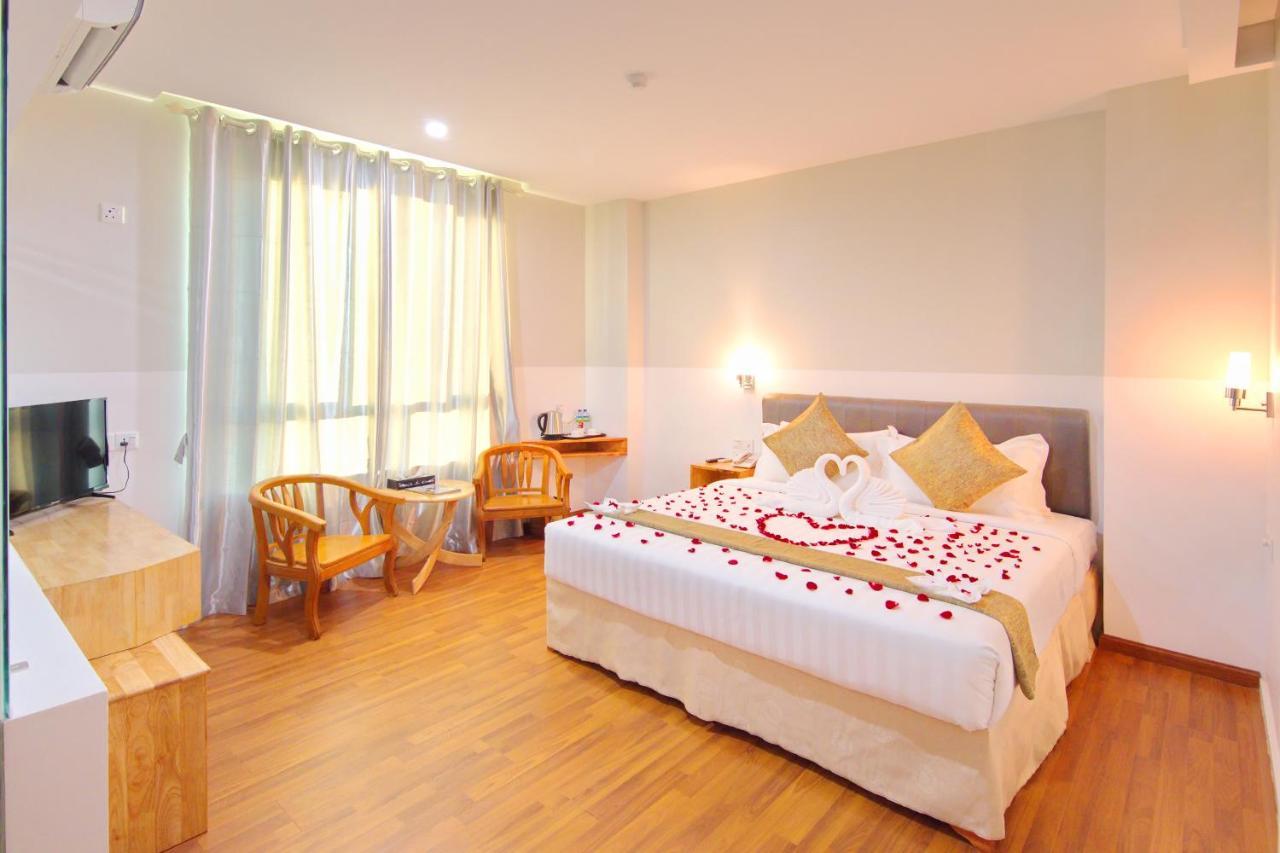 Gold Leaf Hotel Mandalay Exterior foto