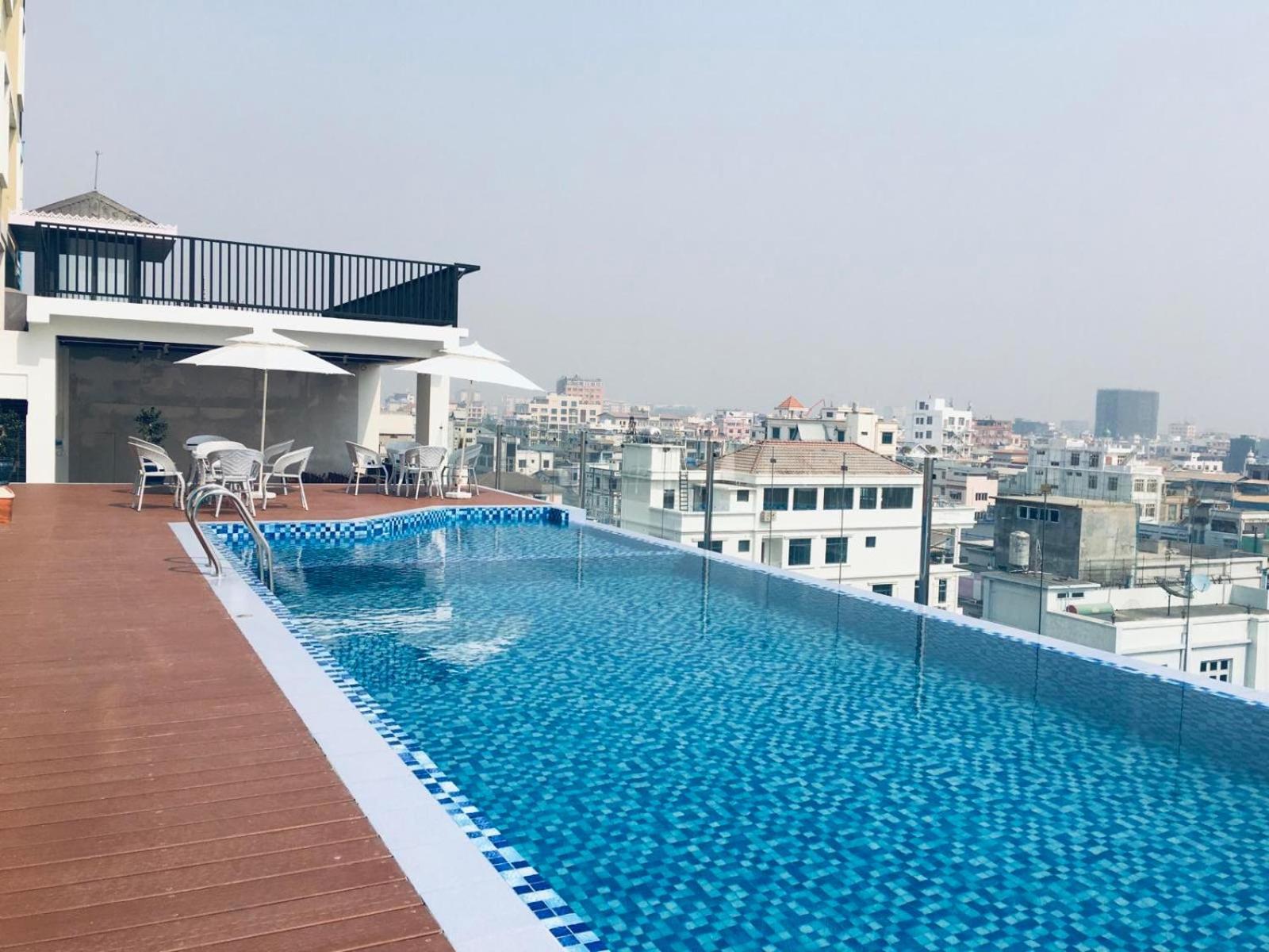 Gold Leaf Hotel Mandalay Exterior foto